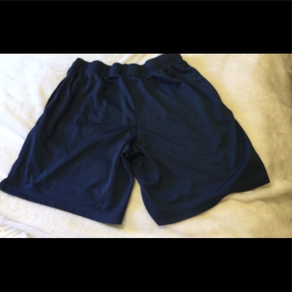 Tea Gear Boys Size M gym short Navy